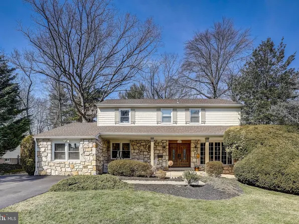 1220 Dundee Dr, Dresher, PA 19025