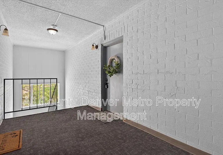1400 Golden Cir #306 — Photo 4