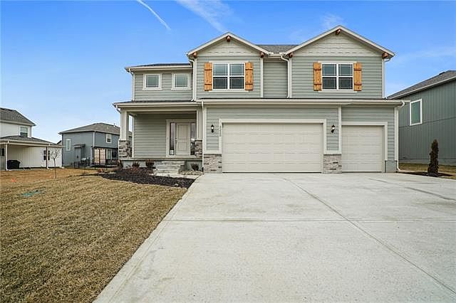 1st image of 3220 SE Mill Creek Ln