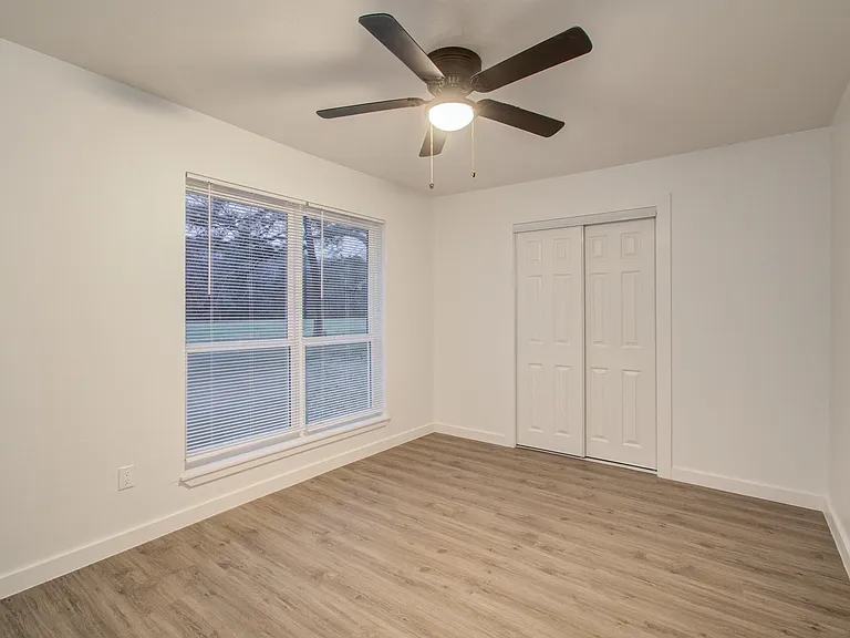 523 Brandon Rd — Photo 22