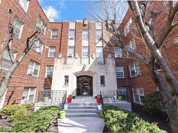 2nd image of 1401 Sheridan St NW #B-5
