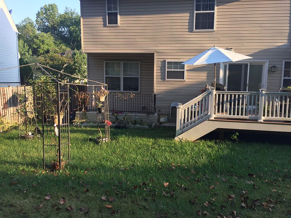 2nd image of 9421 Utica Pl