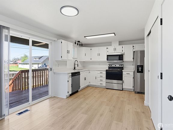 5th image of 751 SW William Avenue