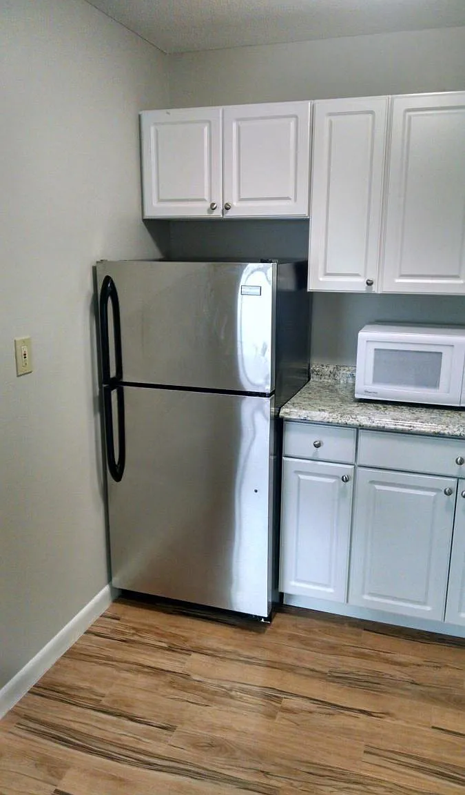 Whitney Manor — Photo 2