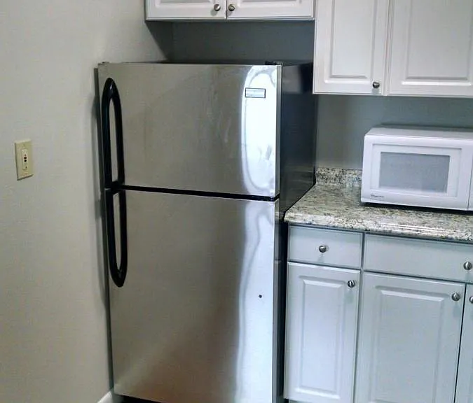 Whitney Manor — Photo 2