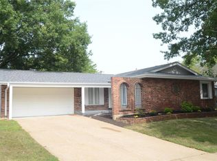 691 Twigwood Dr, Ballwin, MO 63021