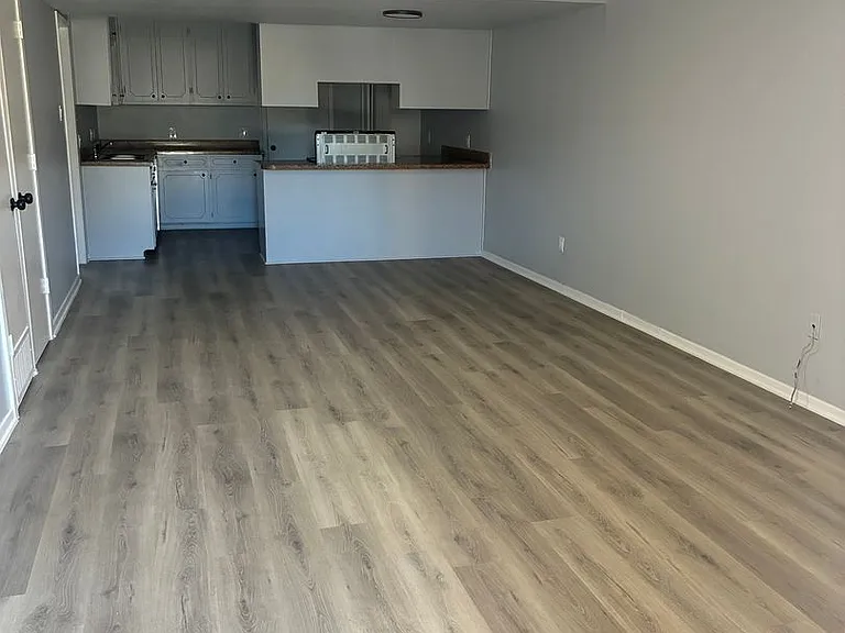 4950 Cloyce Ct — Photo 3