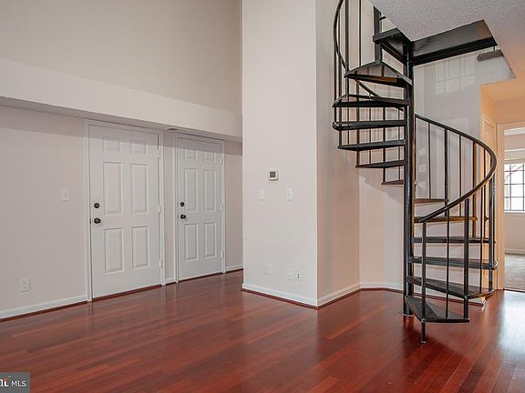 4th image of 6015 Curtier Dr #F