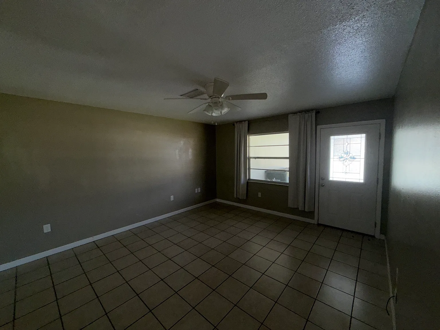 2 bed, 812 sqft, $1,400 — Photo 4