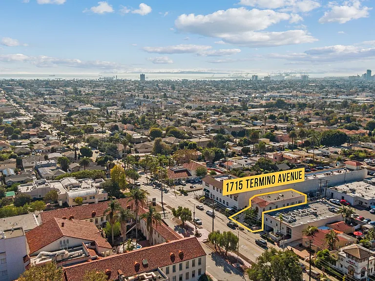 1715 Termino Ave — Photo 22