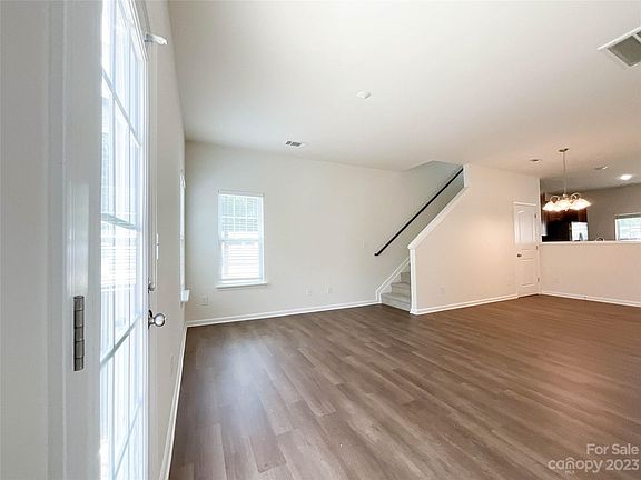 5th image of 12225 Whiteside Dr