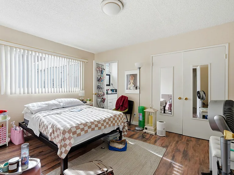 1475 S Wooster St #4 — Photo 3