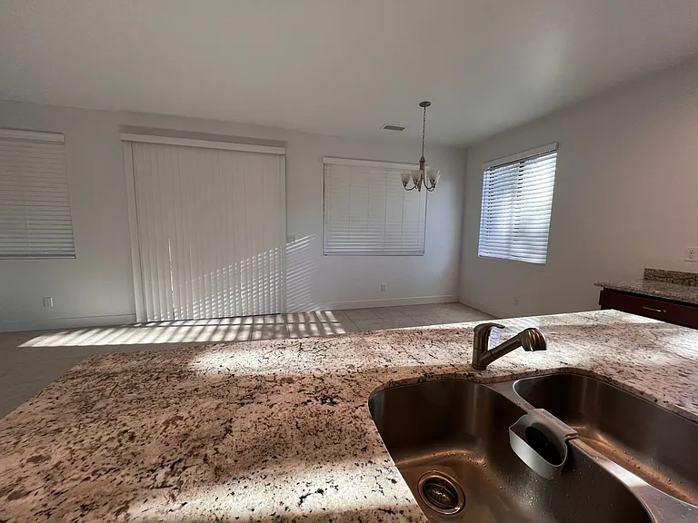 2424 S Luginbuhl St — Photo 9