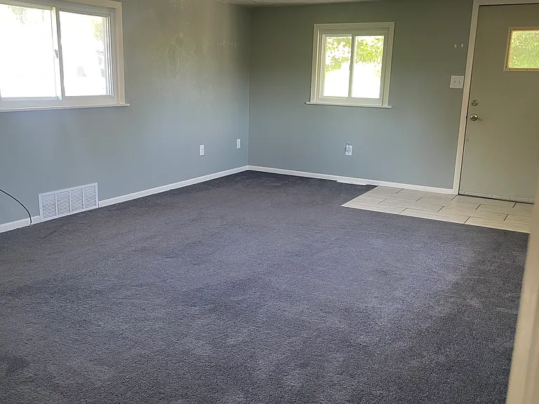 687 Cornell Dr — Photo 2