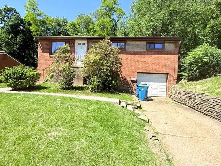 224 Jacob Dr — Photo 3