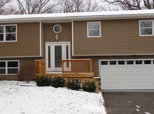 7706 Ravina Dr, Spring Grove, IL 60081