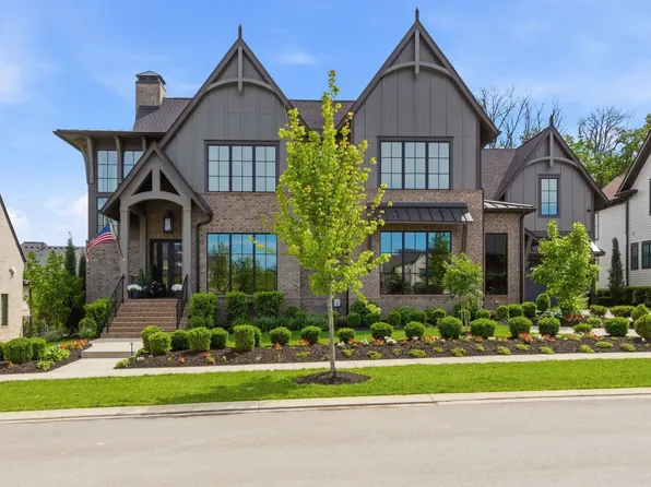 8064 Heirloom Blvd, College Grove, TN 37046