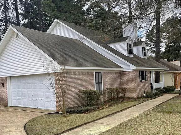 4th image of 102 Riverbend Dr