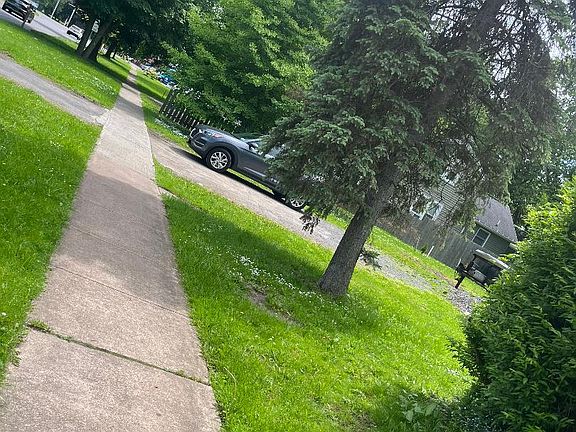 4th image of 715 Oswego St