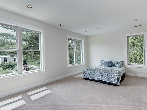 4th image of 7701 Tomlinson Avenue