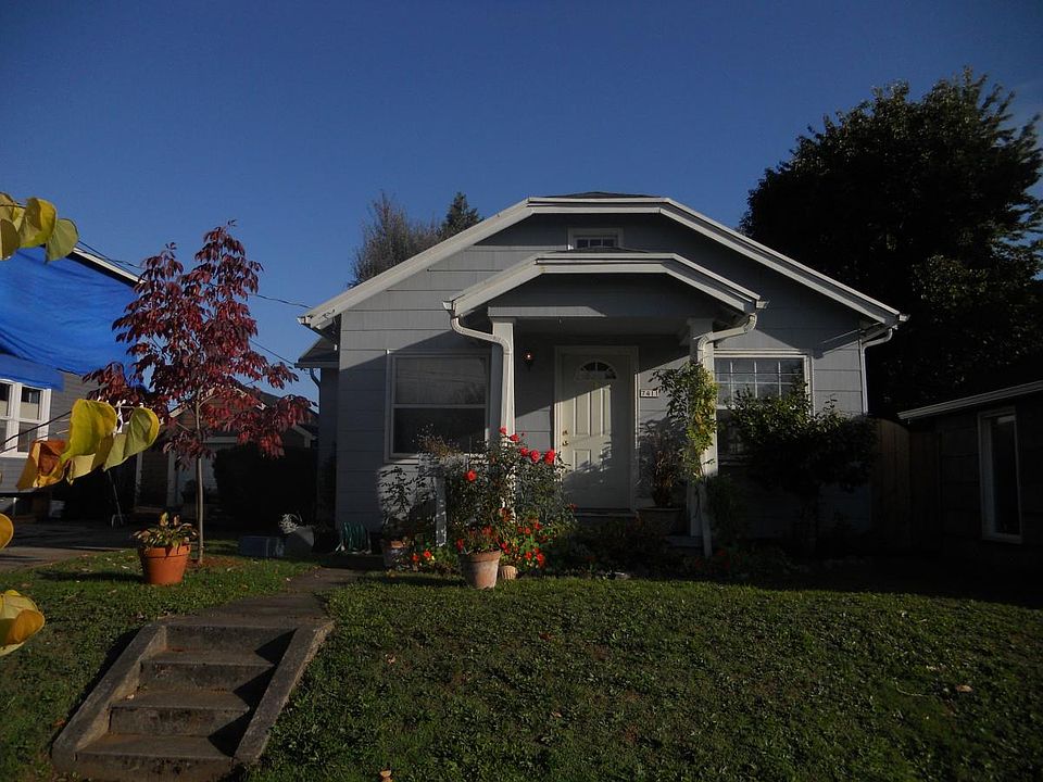 Photo taken in the spring before new exterior paint.