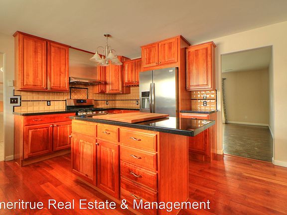 2nd image of 667 E Kings Ln Unit 1