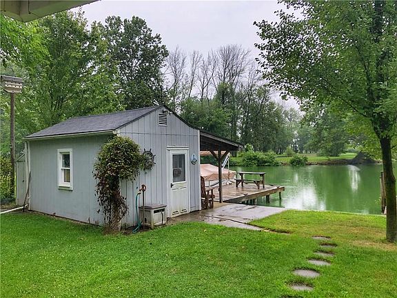 2nd image of 1110 Schroeder Rd
