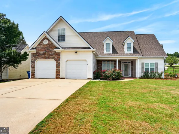 105 Churchill Dr, Lagrange, GA 30241