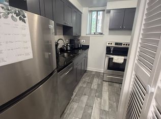 3710 N Pine Grove, Chicago, IL 60613