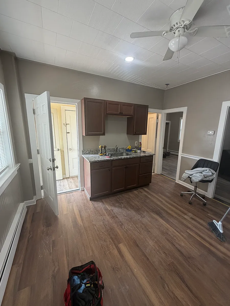 Building Photo - 531 Ash St #1