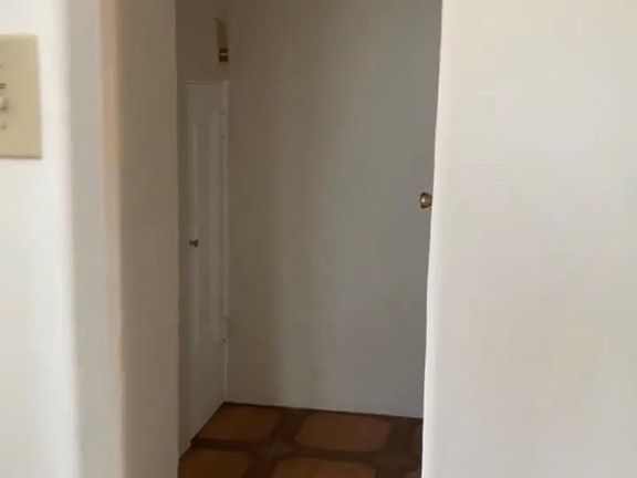4th image of 152 S Sycamore Ave APT 401