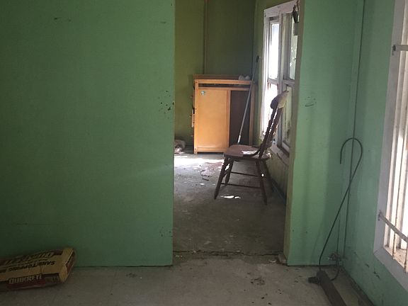 3rd image of 1210 Verbena St