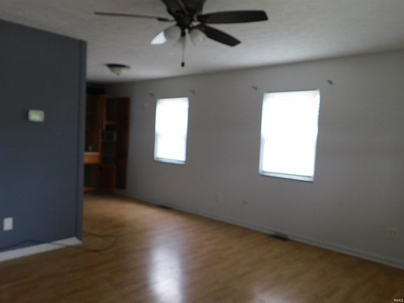 5th image of 1131 Parks Dr