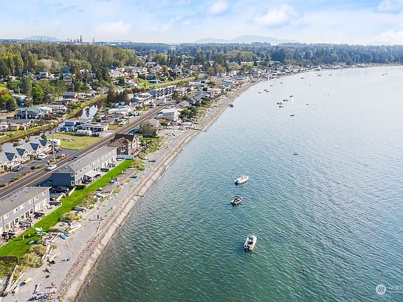 4th image of 7587 Birch Bay Drive #6