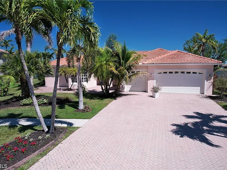 2202 Grove Dr — Photo 38