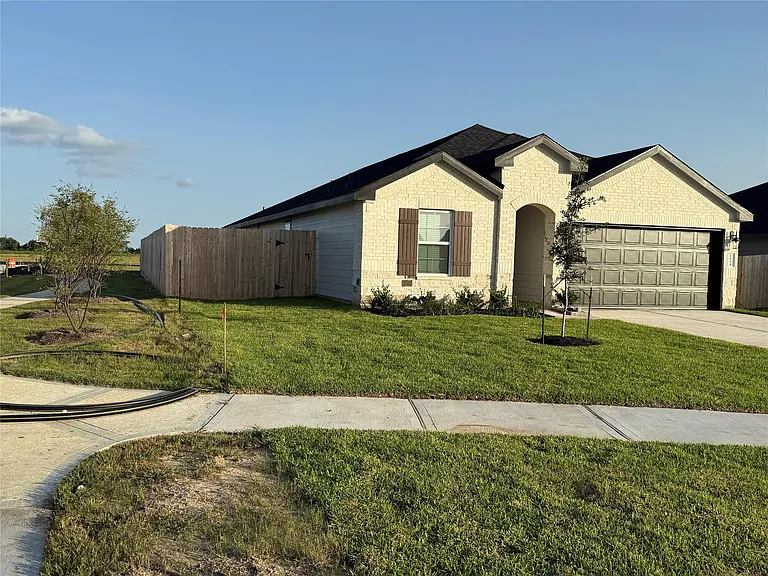 1414 Splashing Wave Dr — Photo 2