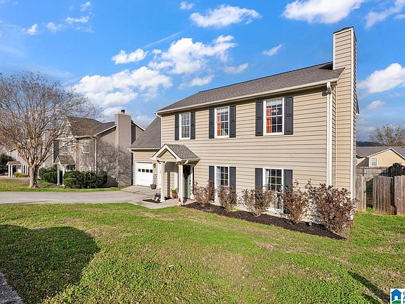 3rd image of 109 Brook Cir