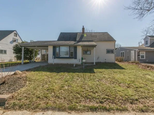 130 N Turn Ln, Levittown, PA 19054