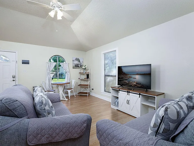 16859 W Juneau — Photo 5