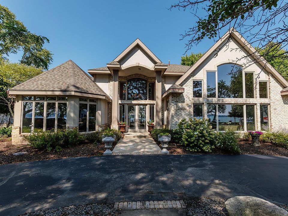 302 Lac La Belle DRIVE, Oconomowoc, WI 53066 MLS 1847807 Zillow