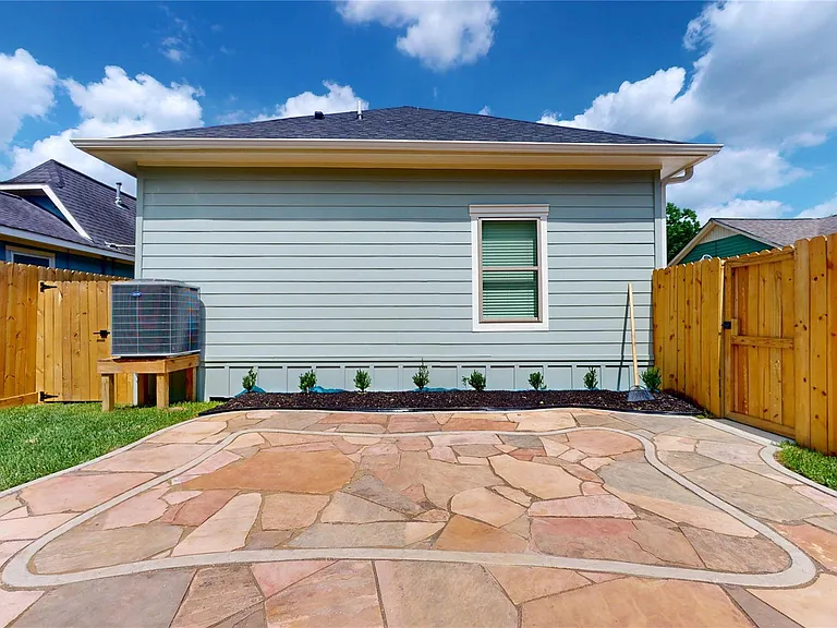 4305 Rogers St — Photo 5