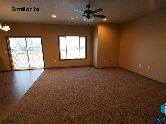 3rd image of 306 Columbia Cir