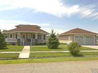 103 S Gifford St, Delmont, SD 57330