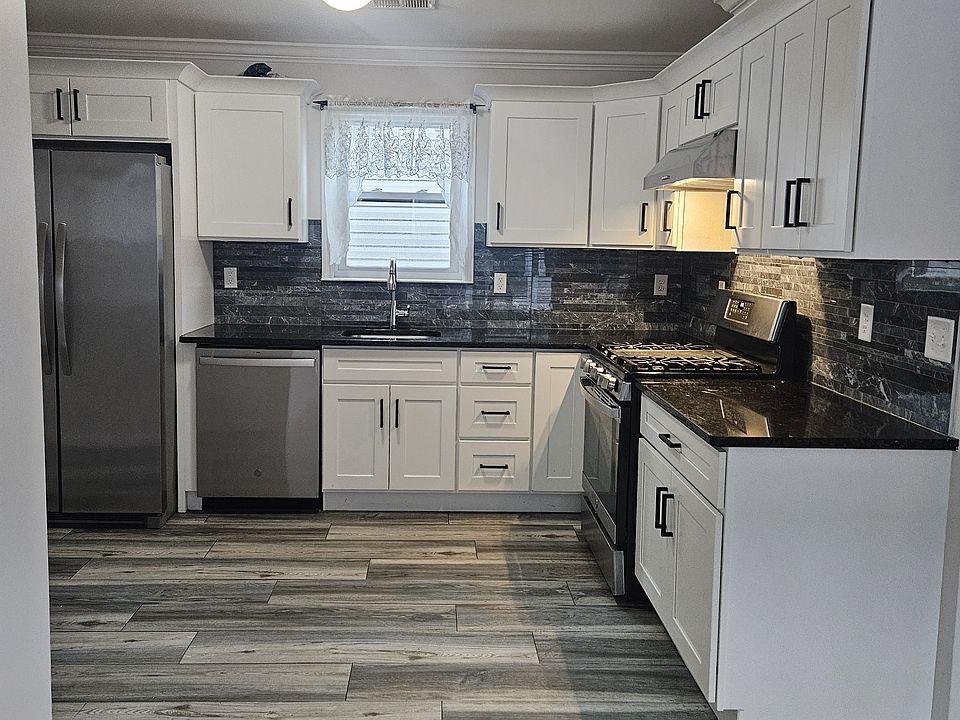 1st image of 113 Miller St #2