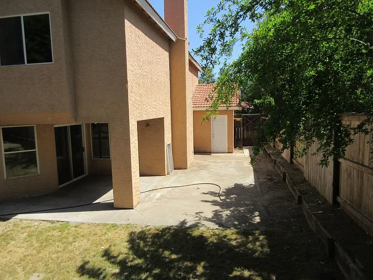 993 E Edgemont Dr — Photo 18