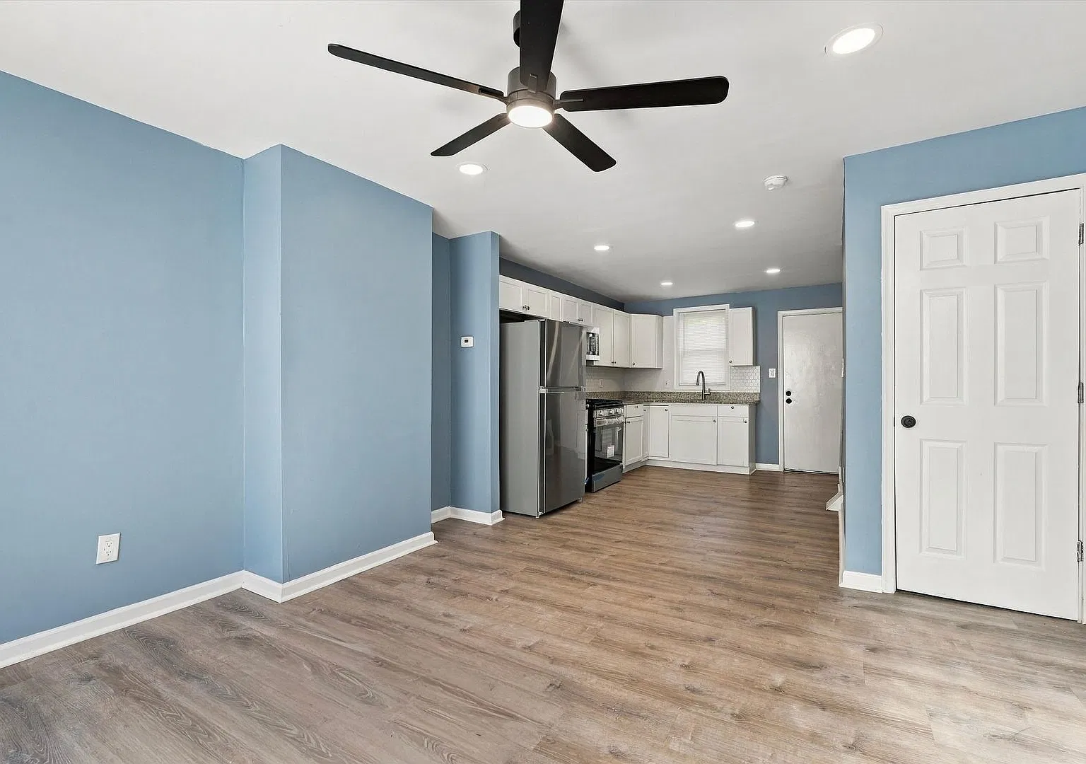 Renovated 2 Bedroom House in North Philly — Photo 2