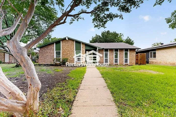 1207 Creekwood Ct — Photo 3