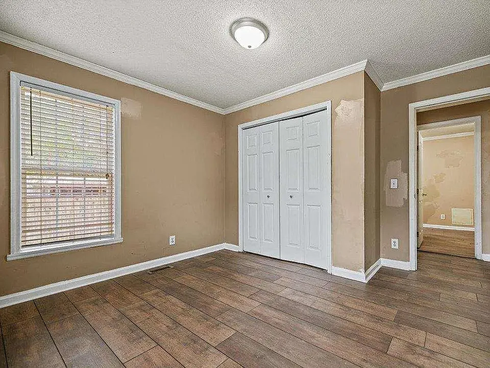 3016 Greystone Cir