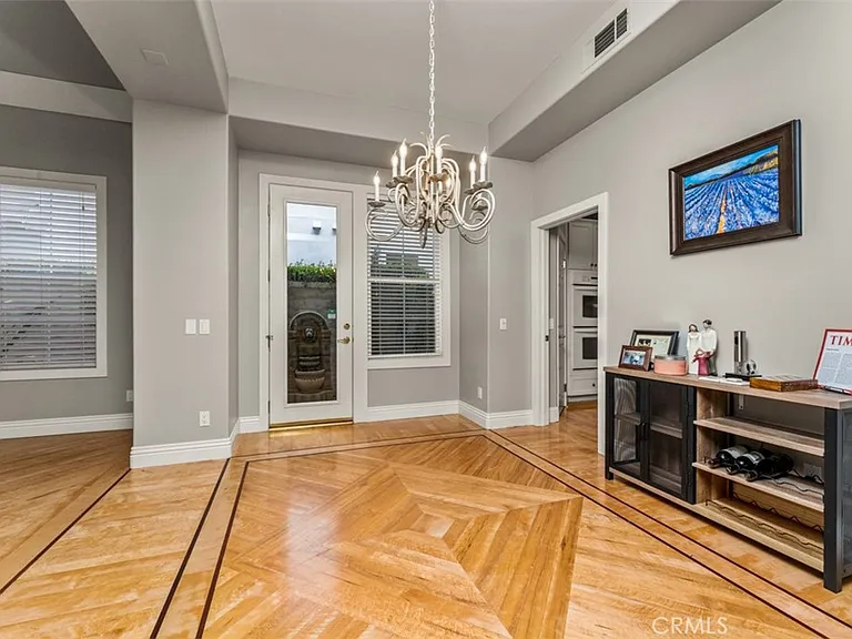 46 Downfield Way — Photo 6