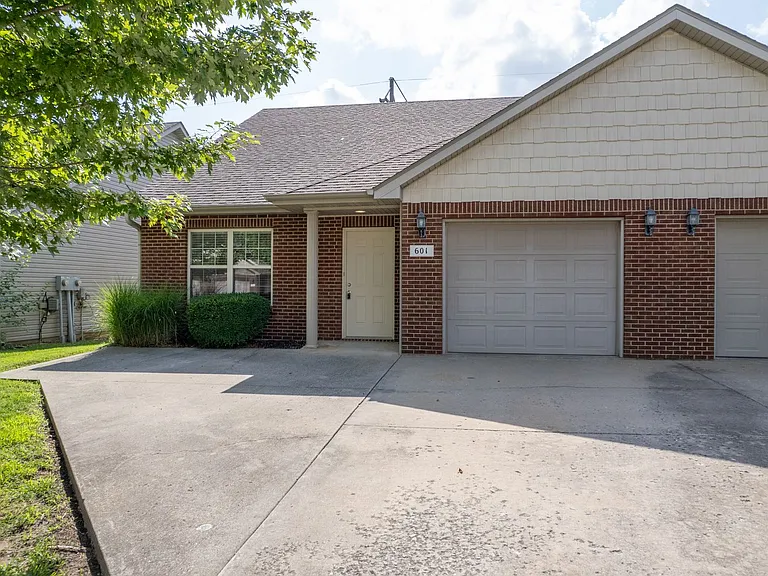 601-603 Glenstone Dr. — Photo 1